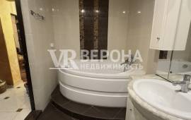 3-� ��������, 70.00 ��.�., 5/5 ��., �����������, ������� ��.