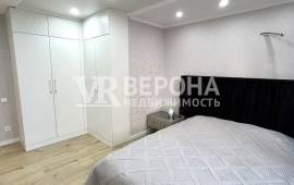5-� ��������, 137.00 ��.�., 2/10 ��., ��������, �������� ��������
