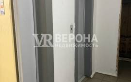 3-� ��������, 90.00 ��.�., 14/14 ��., ������������, 3-� �������������� ��.