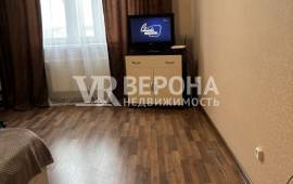 1-� ��������, 39.00 ��.�., 12/18 ��., �����������, ��. ������� �������� ��.