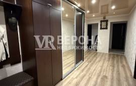 3-� ��������, 90.00 ��.�., 14/14 ��., ������������, 3-� �������������� ��.