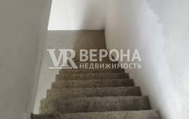 4-� ��������, 238.00 ��.�., 9/9 ��., �����������, ��. ������ ��.